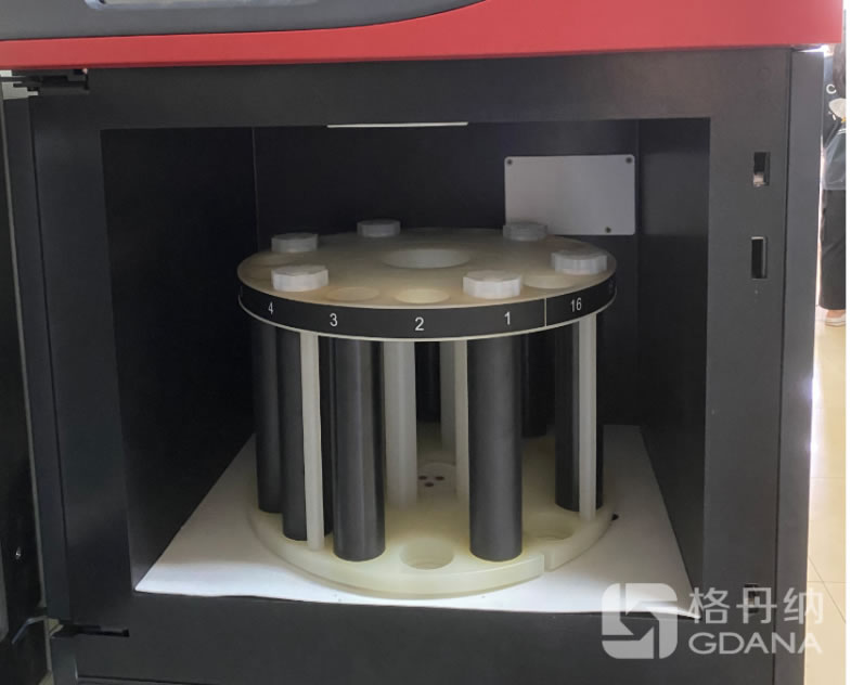 磷酸鐵鋰放入微波消解儀中消解 磷酸鐵鋰放入微波消解儀中消解