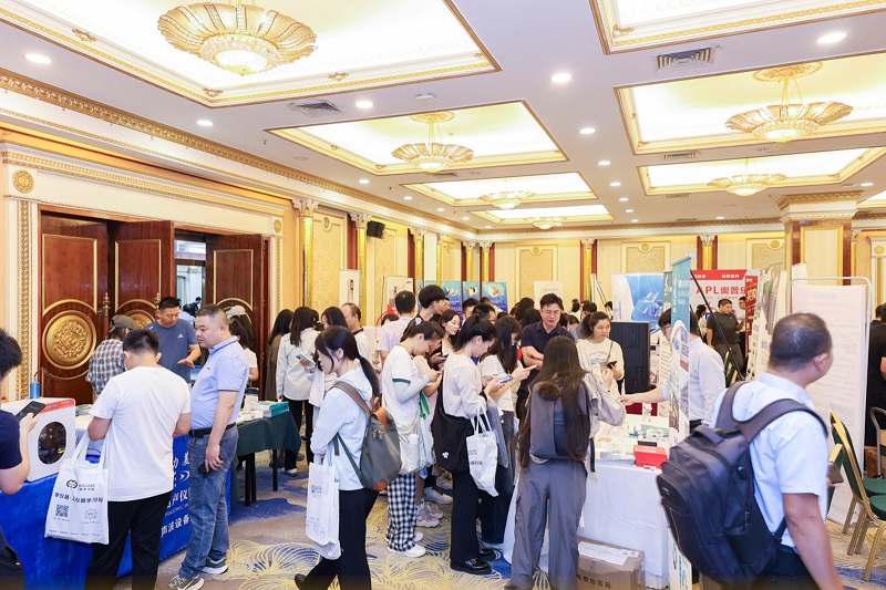 格丹納免水全自動(dòng)凱氏定氮儀閃耀廣西分析測(cè)試論壇 格丹納免水全自動(dòng)凱氏定氮儀閃耀廣西分析測(cè)試論壇